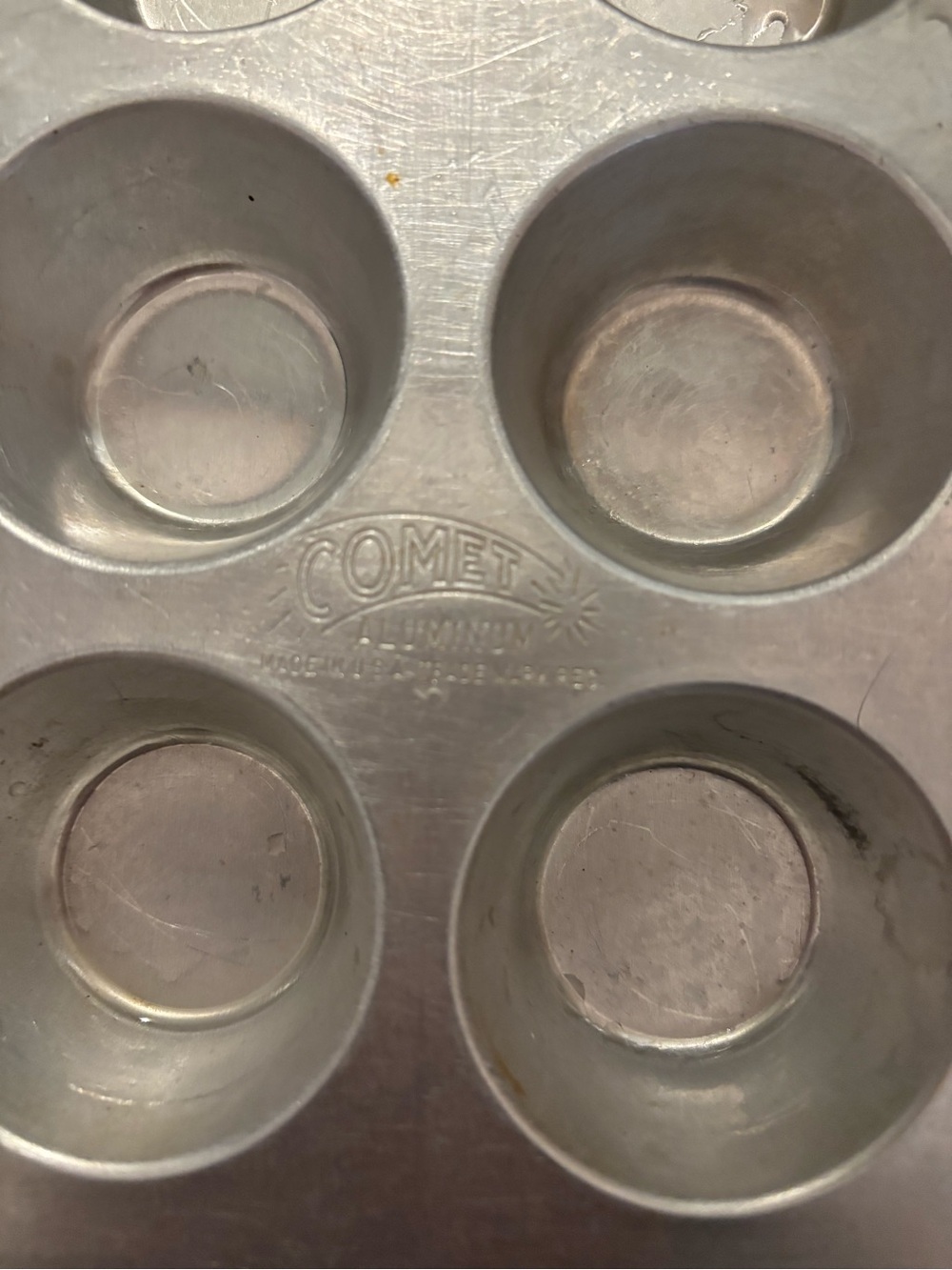 vintage Comet aluminum 12-cup mini muffin pan - Picture 2 of 5